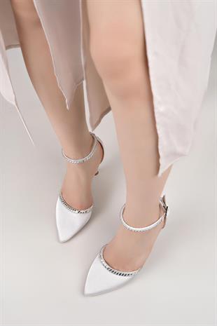 Nesil Shoes Elva 517 Gümüş Saten Üzeri Taşlı Topuklu Kadın Stiletto