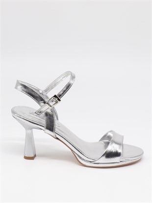Nesil Shoes Ermod 1465 Gümüş Topuklu Tek Bant Kadın Sandalet