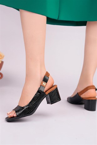Nesil Shoes Gabbel 201 Siyah Arkası Lastik Kadın Sandalet