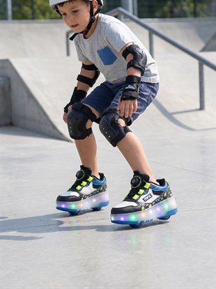 Nesil Shoes Mnc Siyah Patenli ve Işıklı Çocuk Spor Ayakkabı