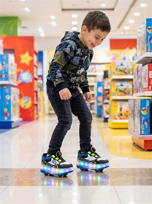 Nesil Shoes Mnc Siyah Patenli ve Işıklı Çocuk Spor Ayakkabı