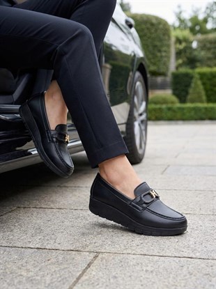 Nesil Shoes Neyna 1045 Siyah Dolgu Topuk Kadın Ayakkabı