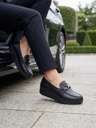 Nesil Shoes Neyna 1045 Siyah Dolgu Topuk Kadın Ayakkabı