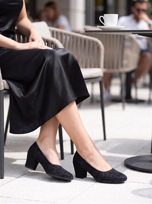 Nesil Shoes Özma 970 Siyah Topuklu Taşlı Kadın Ayakkabı