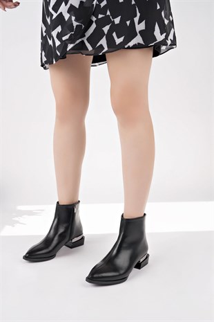 Nesil Shoes Senyo 674 Siyah Metal Topuk Detaylı Kadın Bot