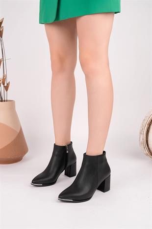 Nesil Shoes Senyo 860 Siyah Metal Burun Detaylı Kadın Bot