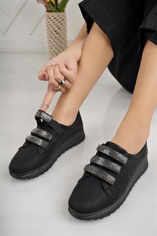 Nesil Shoes Süha 951 Siyah Zümrüt Taşlı Anatomik Kadın Ayakkabı