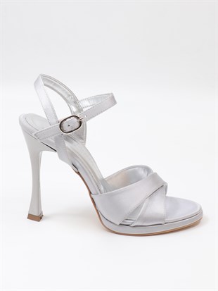 Nesil Shoes Uraz 700 Gümüş Saten Topuklu Kadın Sandalet
