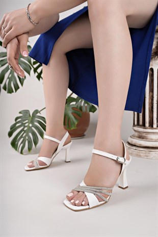 Nesil Shoes Uraz 780 Beyaz Topuklu Kadın Sandalet