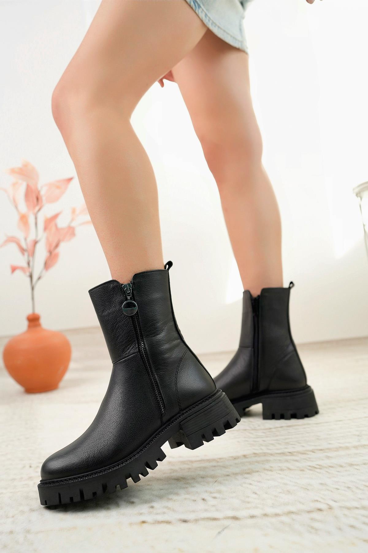 Castle Black 23782-1 Siyah Hakiki Deri Kışlık Kadın Bot