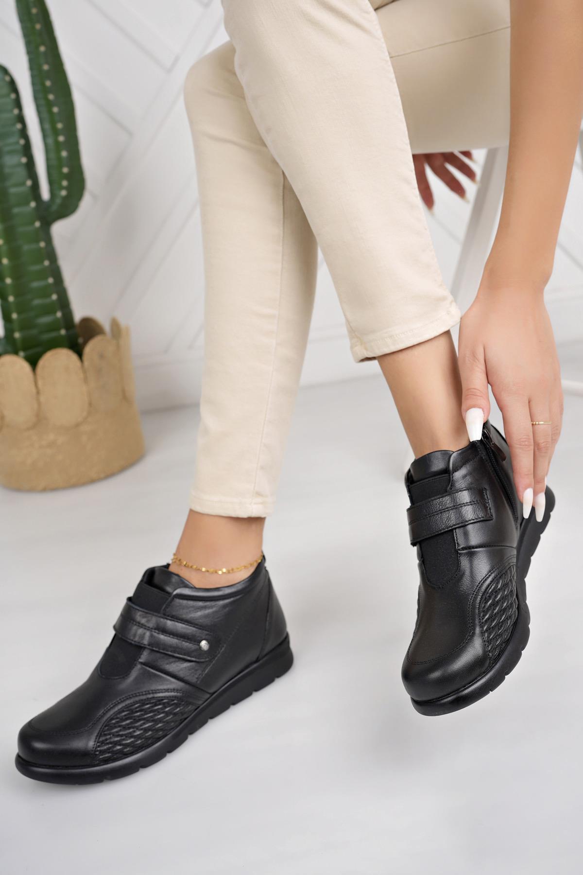 Muya 323814 Siyah Hakiki Deri Cırtlı-Fermuarlı 6 Nokta Kadın Bot