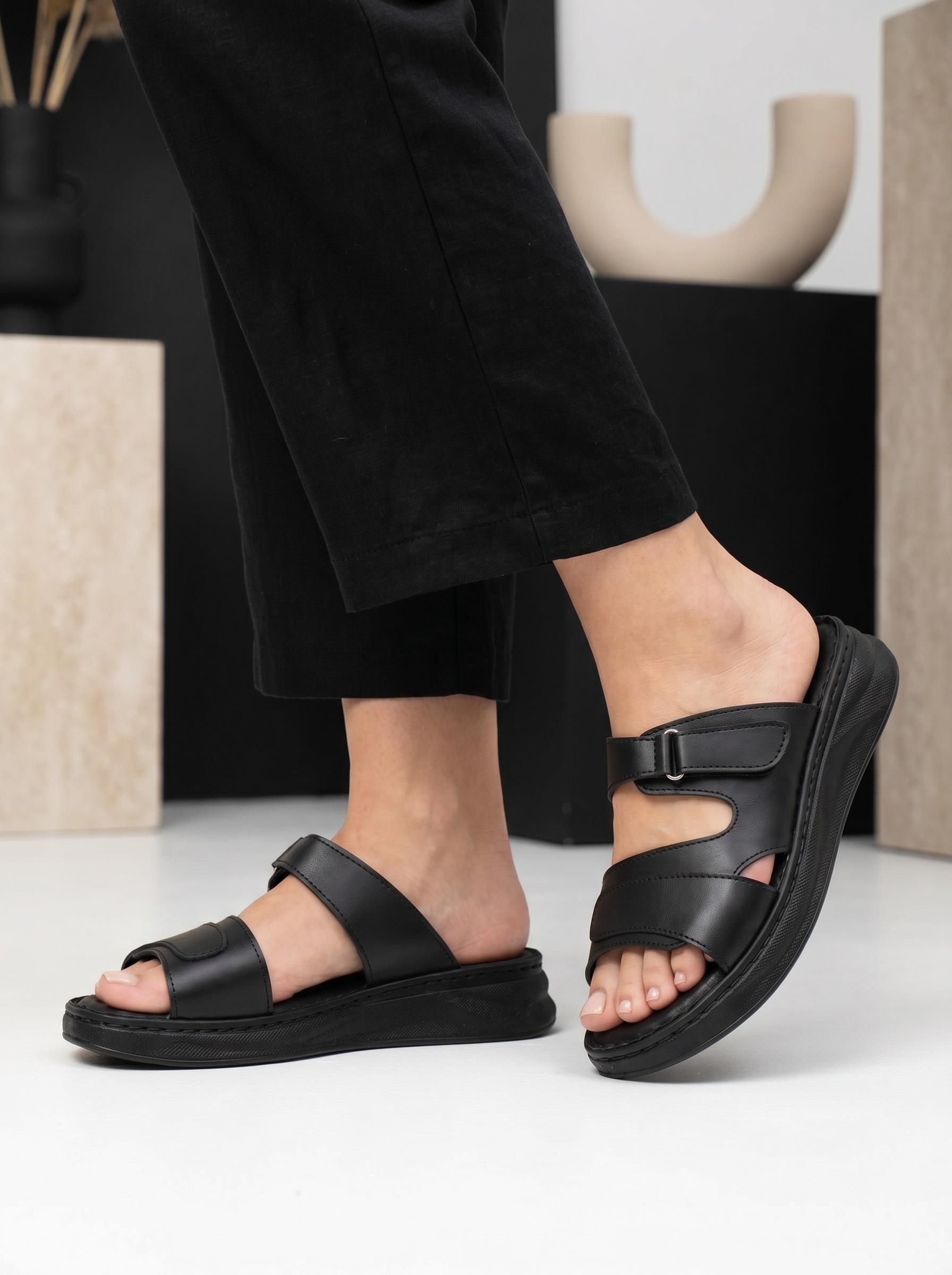 Nesil Shoes Bell 25145 Siyah Anatomik Cırtlı Kadın Terlik