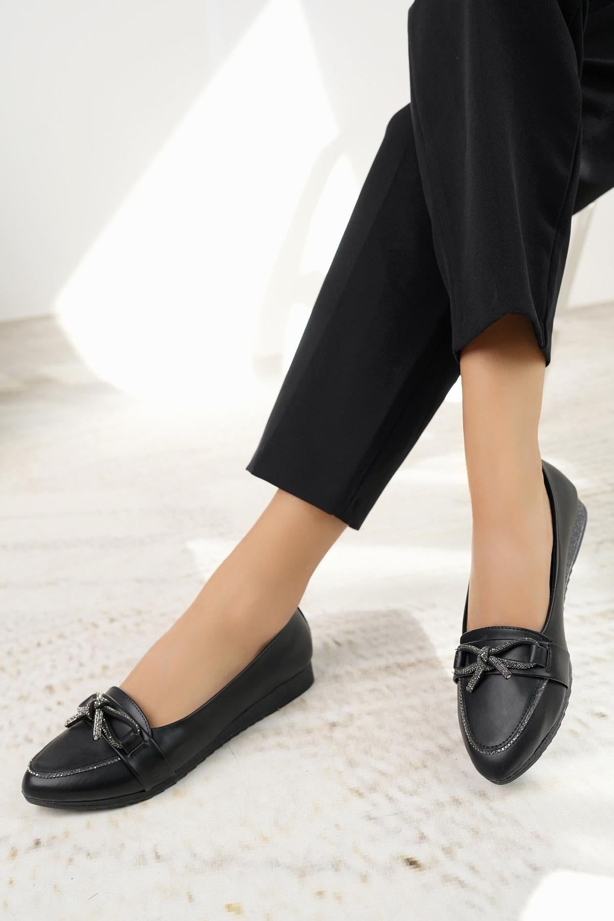 Nesil Shoes Ceylan 3042 Siyah Taşlı Kadın Babet