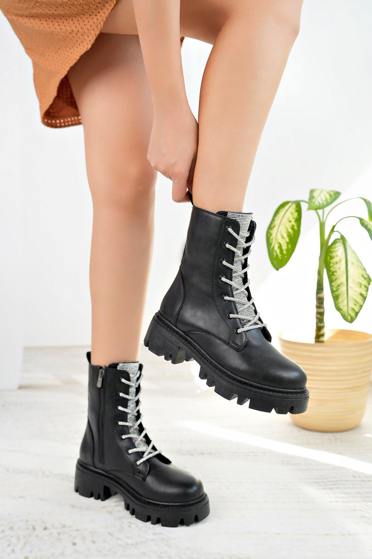 Nesil Shoes İfs 307 Siyah Dili Taşlı Kadın Bot