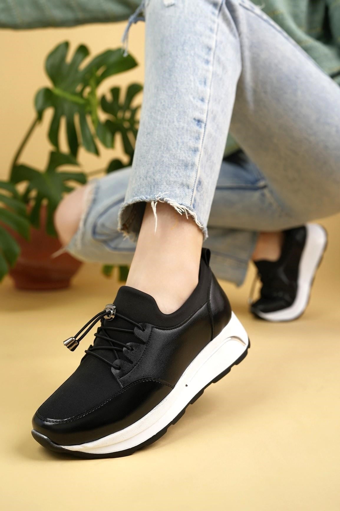 Nesil Shoes Wiss 1706 Siyah Beyaz Anatomik Kadın Ayakkabı