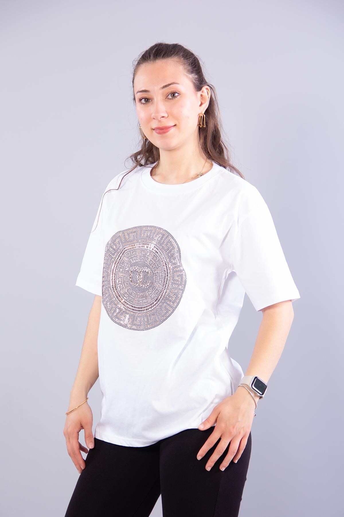 2001 Oc Taşlı Yuvarlak Desenli O Yaka T-shirt
