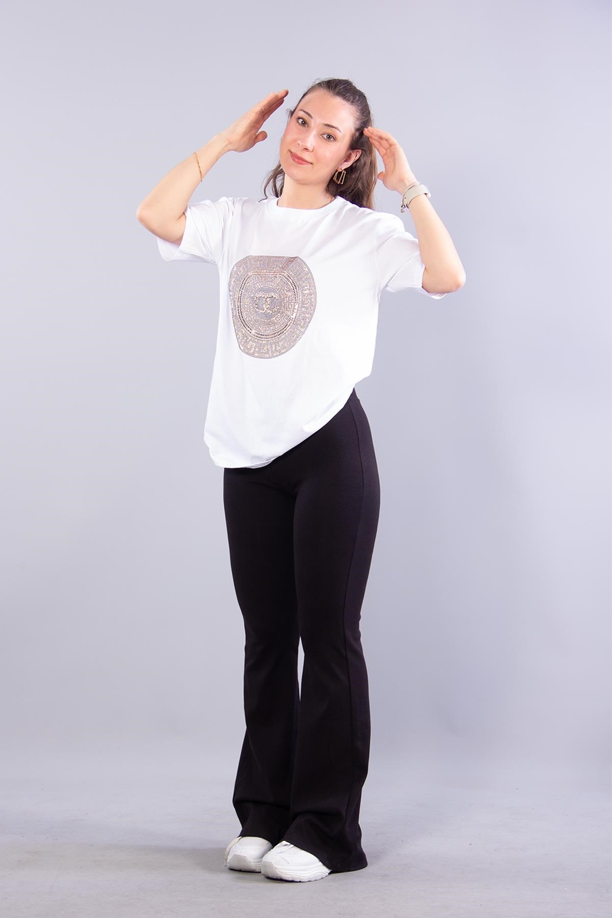 2001 Oc Taşlı Yuvarlak Desenli O Yaka T-shirt
