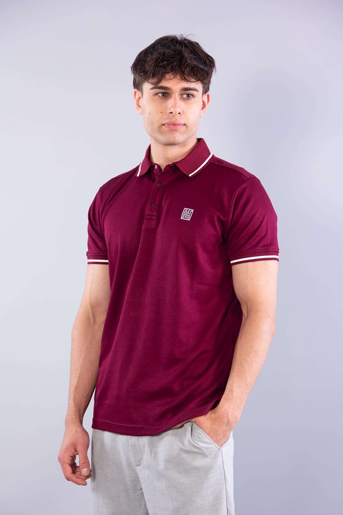 8261 Ayaklı Yaka Kol Ucu Çizgili Kısa Kol T-shirt