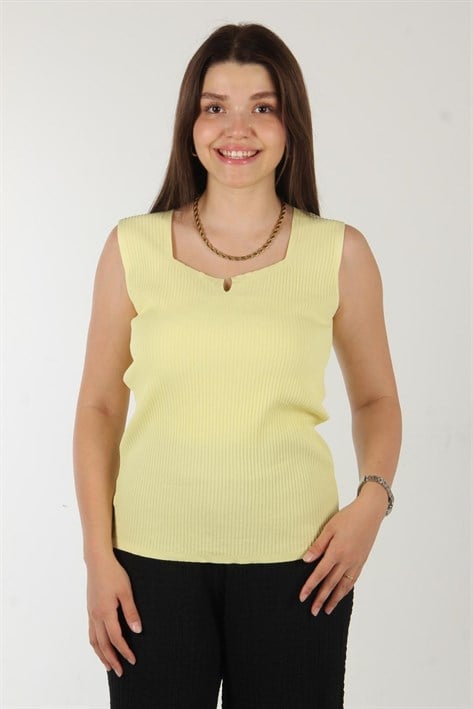 0165 Kesik Yaka Atlet