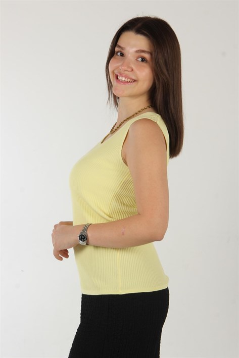 0165 Kesik Yaka Atlet