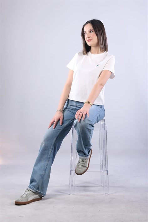 10532 Sol Göğsü Çiçek Paris Nakışlı T-shirt