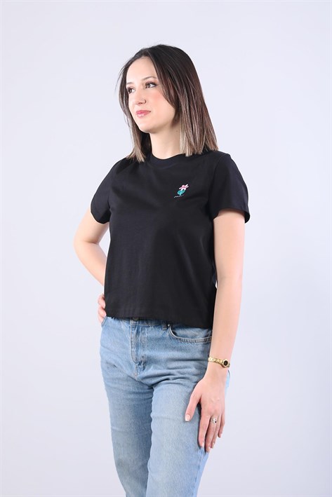 10532 Sol Göğsü Çiçek Paris Nakışlı T-shirt