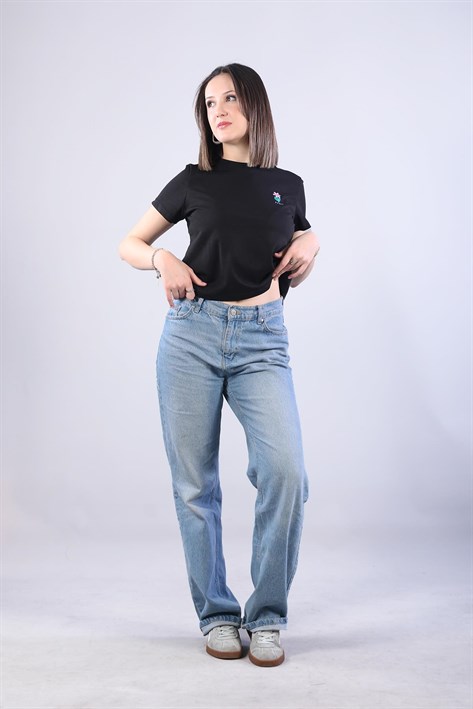 10532 Sol Göğsü Çiçek Paris Nakışlı T-shirt