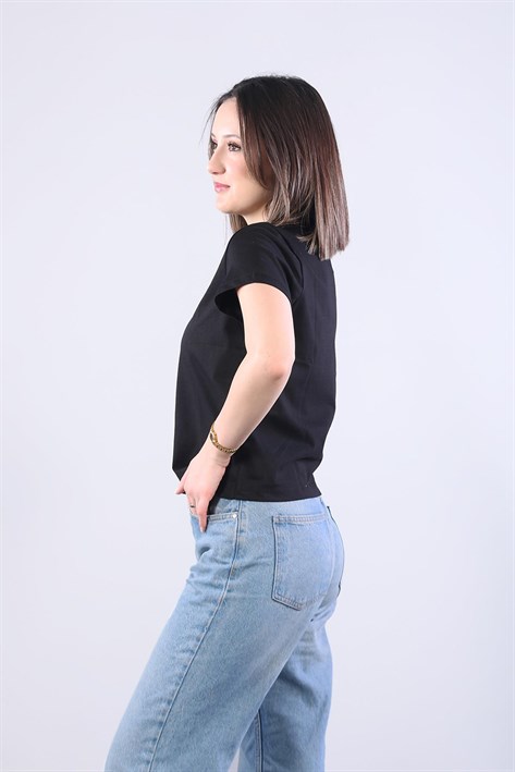 10532 Sol Göğsü Çiçek Paris Nakışlı T-shirt