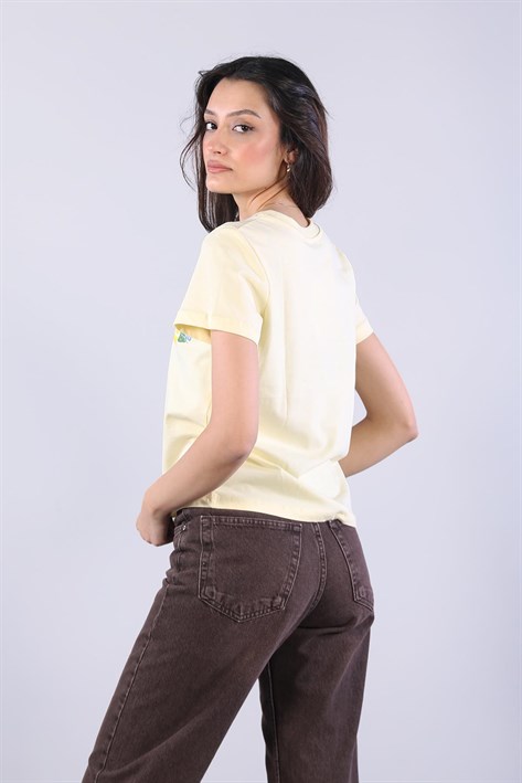 10620 The Vacation Club Limon Baskılı O Yaka T-shirt