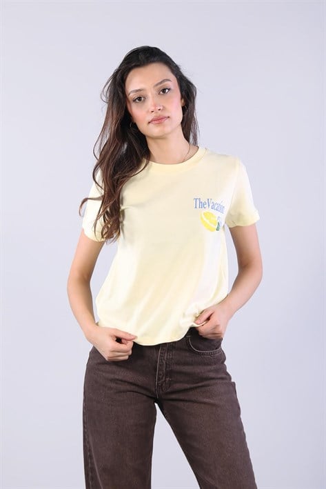 10620 The Vacation Club Limon Baskılı O Yaka T-shirt