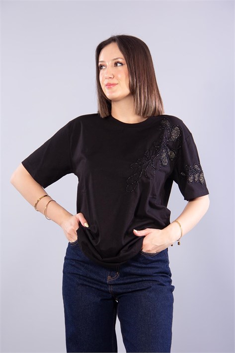 2008 Yaprak Taşlı O Yaka T-shirt