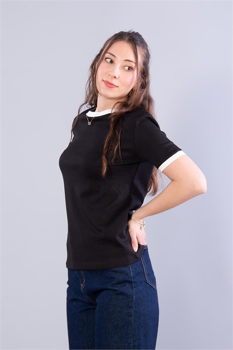 2943 Kol Ucu Yakası Şeritli O Yaka T-shirt
