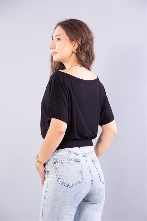 6982 (N-2802) Kayık Yaka Kısa Kol Turlu Bluz