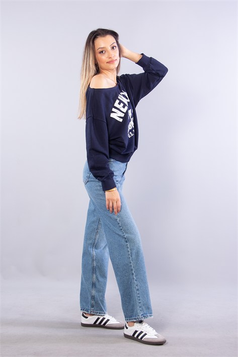7056 Newyork Nakışlı Geniş Yaka Sweat