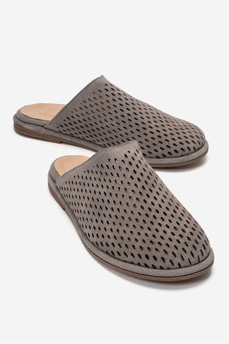 176-500-4-GRI SUETMELARA Gri Süet Hakiki Deri Delikli Önü Kapalı Kadın Terlik