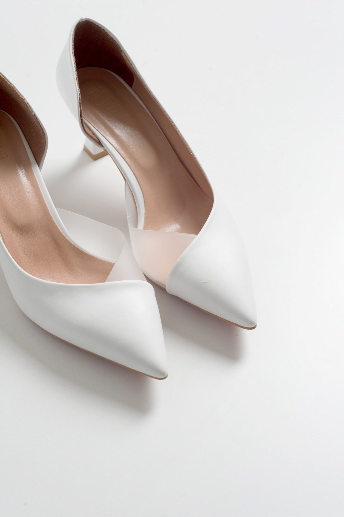 353 Beyaz Cilt Topuklu Kadın Ayakkabı