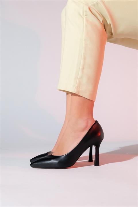 101-653-2653 Siyah Cilt Topuklu  Kadın Ayakkabı