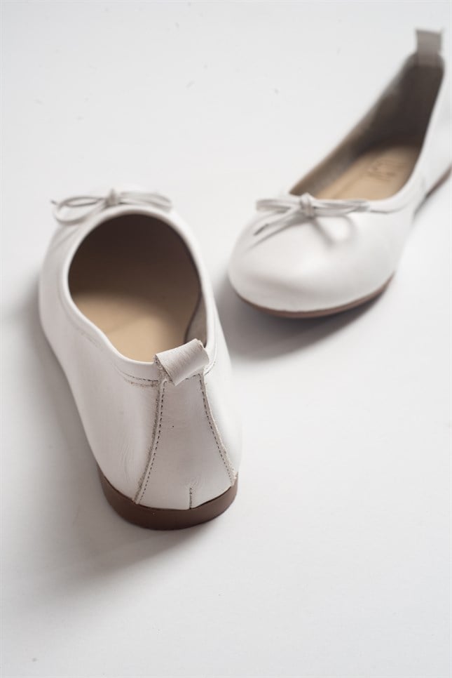 01 Beyaz Cılt Kadın Babet Ayakkabı 