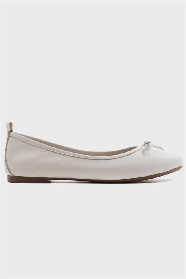 01 Beyaz Cılt Kadın Babet Ayakkabı 