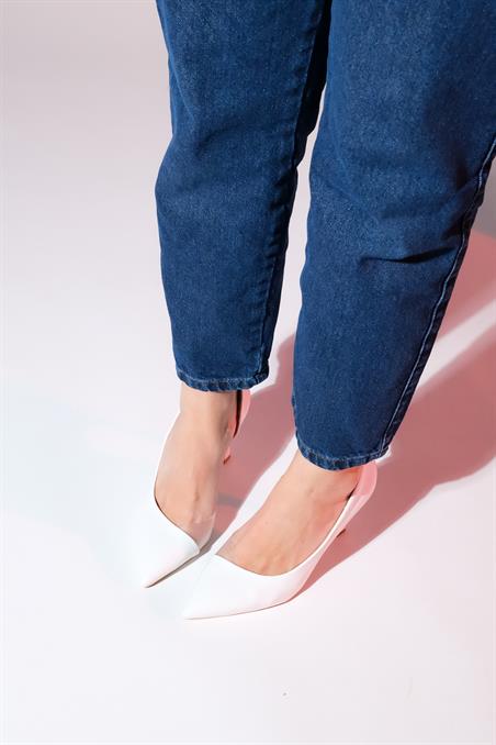 101-653-3653 Beyaz Cilt Topuklu  Kadın Ayakkabı