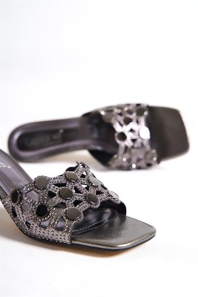 Capone Lona Blunt Toe Metal Accessory Hourglass Heel Crinkly Patent Woman Sandals image 2