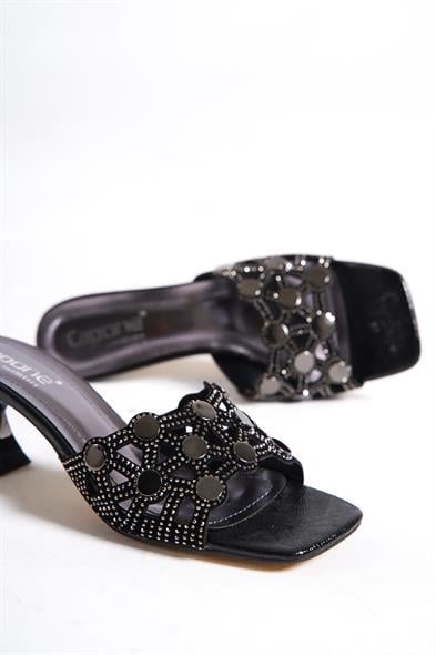 Capone Lona Blunt Toe Metal Accessory Hourglass Heel Crinkly Patent Woman Sandals image 2