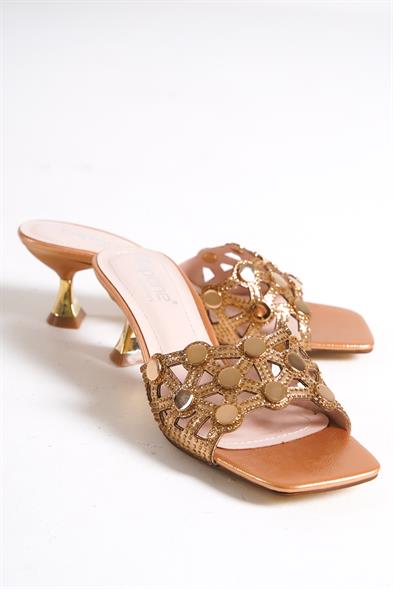 Capone Lona Blunt Toe Metal Accessory Hourglass Heel Crinkly Patent Woman Sandals image 2