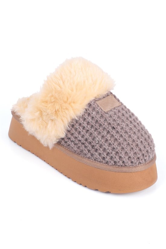 Capone Caterina Knit Faux Fur Closed Toe Women Mink Sandal