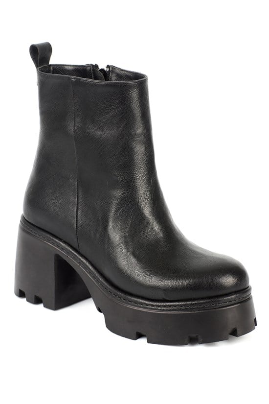 Capone Dalenna Women Black Ankle Boot