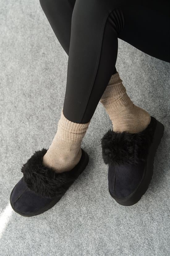 Capone Furry Closed Toe Women Sued Black Slippers image 2