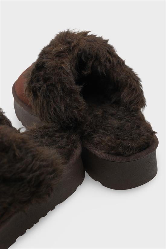 Capone Furry Closed Toe Women Sued Brown Slippers image 6