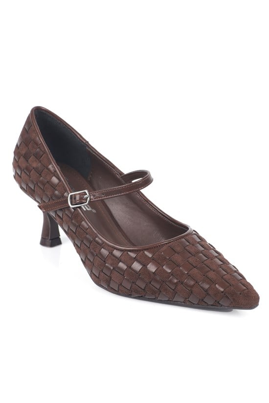 Capone Gerta Suede Look Handwoven Pointed Toe Women Sued Brown Mary Jane Shoes