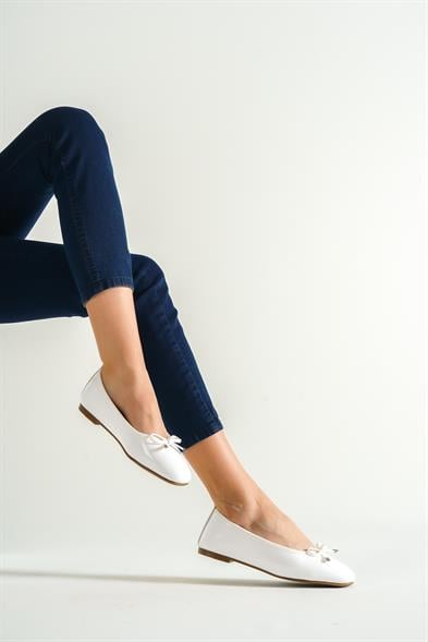 Capone Hana Trend Women White Ballet Flats image 2