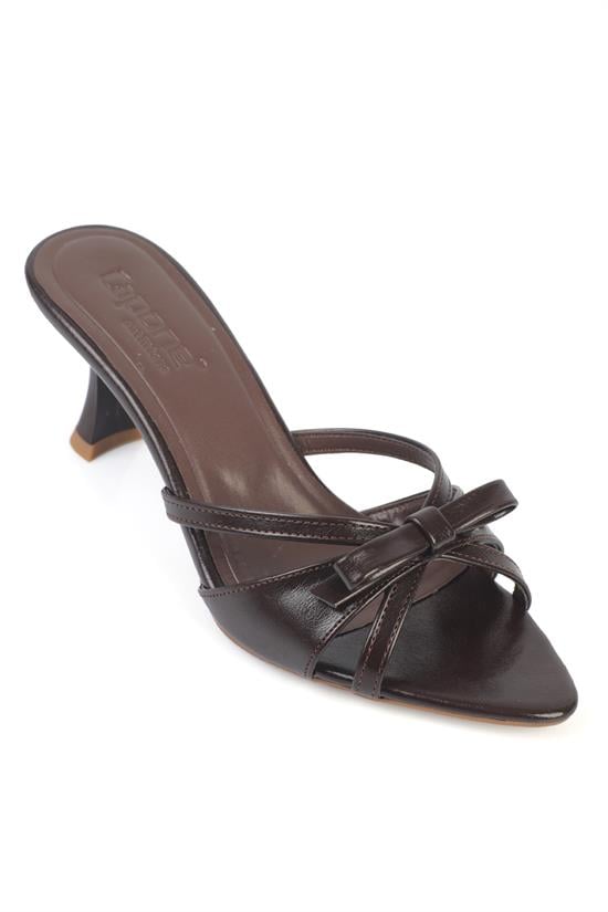 Capone  Holl Pointed Toe Band Mid Heel Elegant Women Brown Sandal